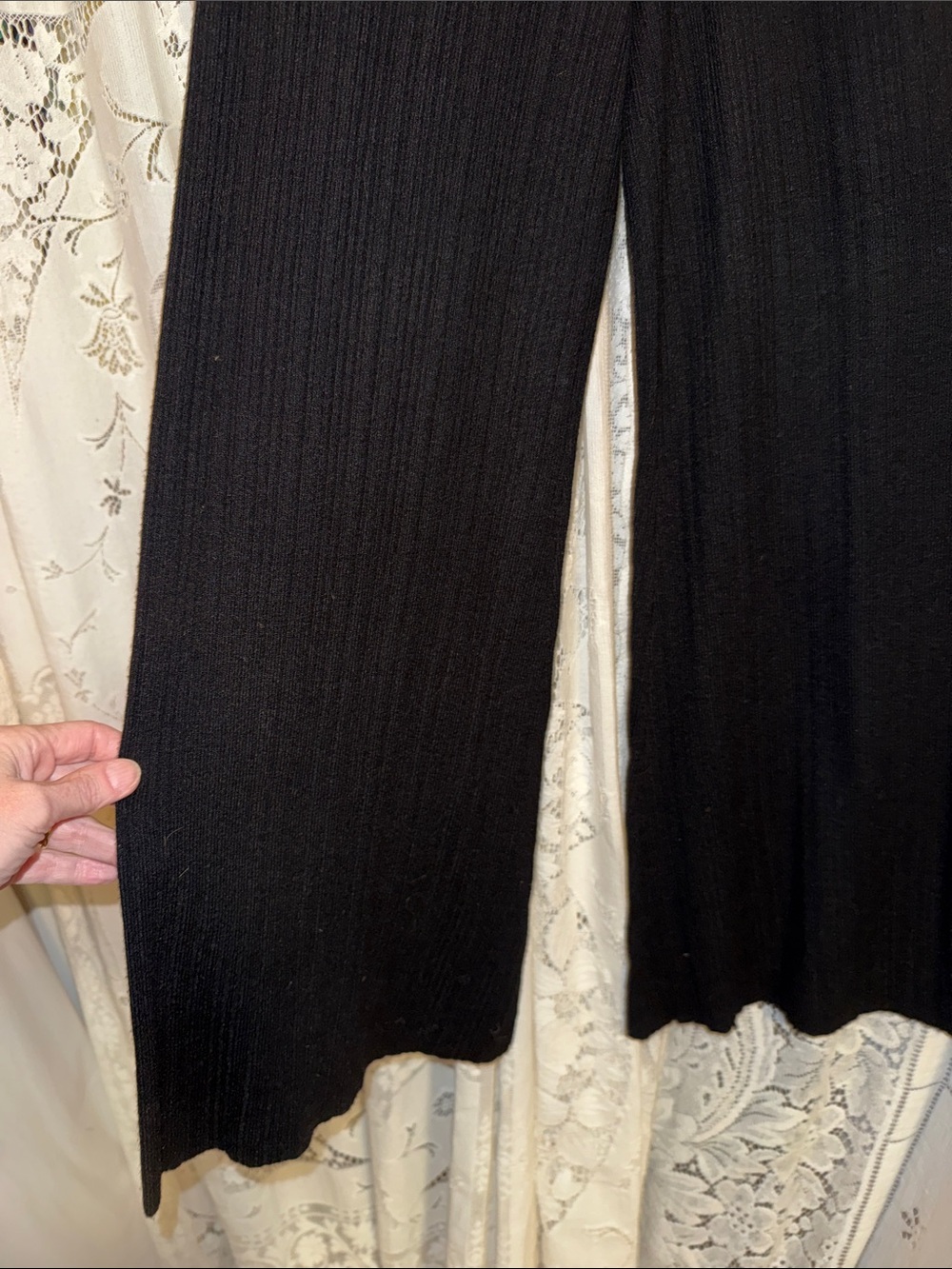 House of Harlow 1960 Black Wide-Leg Knit Pants - Picture 3 of 6